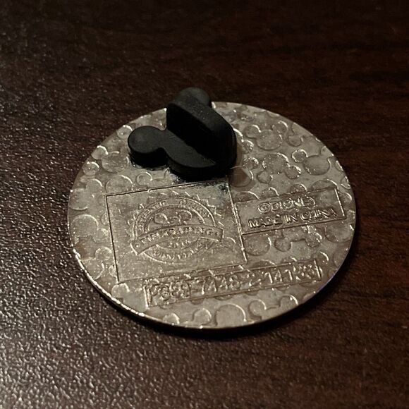 Disney Alice In Wonderland Chalkboard Sketch “Drink Me”‎ Booster Pin - Picture 4 of 4